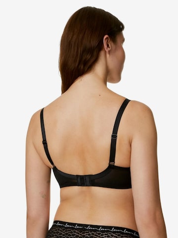 Invisible Soutien-gorge Marks & Spencer en beige