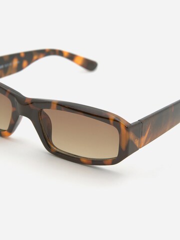 Ochelari de soare de la Pull&Bear pe maro