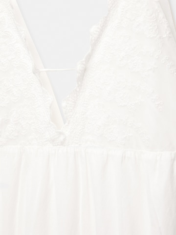 Pull&Bear Kleid in Weiß