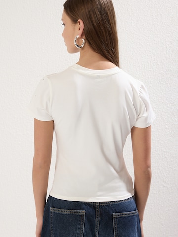 TrendyolMajica - bijela boja