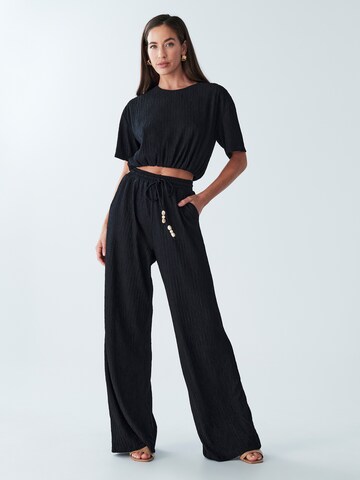 regular Pantaloni 'KAYLIE' di BWLDR in nero: frontale