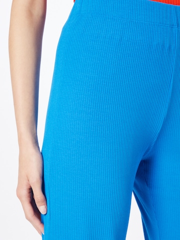 Loosefit Pantaloni 'Alouette' di mbym in blu