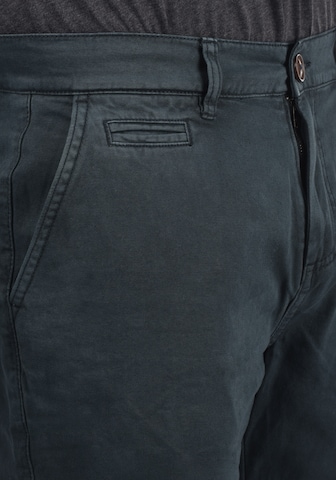 !Solid Regular Chinoshorts 'Viseu' in Blau