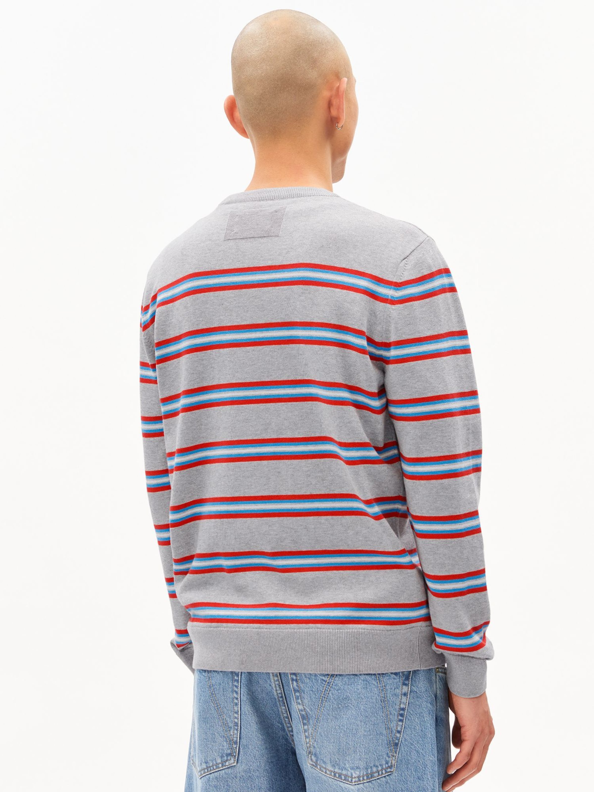 ARMEDANGELS LOUKAA FINE STRIPE in Grau: Vorderseite