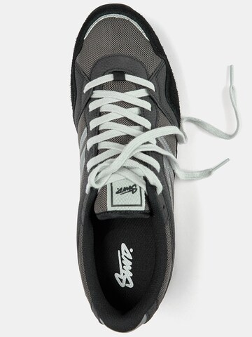 Sneaker bassa di Pull&Bear in nero