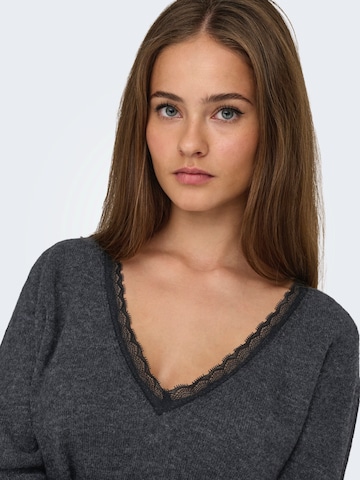 Robes en maille 'ONLTAMMY' ONLY en gris