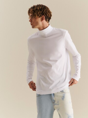 About You x Nils Kuesel Shirt 'Yasin' in White: front