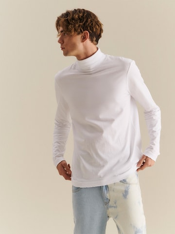 About You x Nils Kuesel Shirt 'Yasin' in White: front