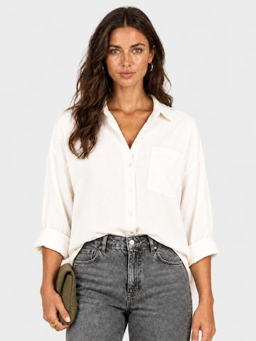 Chemisier 'Ness' WEARABLE STORIES en blanc