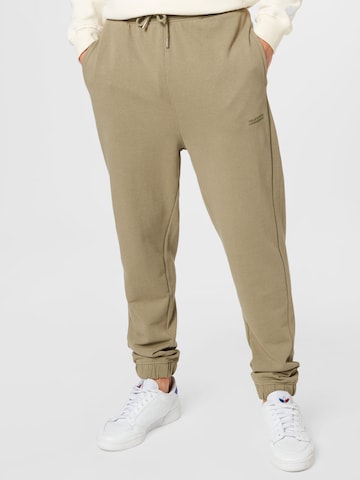 Tapered Pantaloni de la !Solid pe verde: față