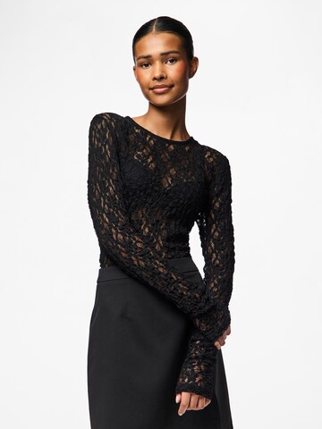 Maglietta 'Hazel' di PIECES in nero: frontale
