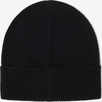 Marie Lund Beanie in Black: front