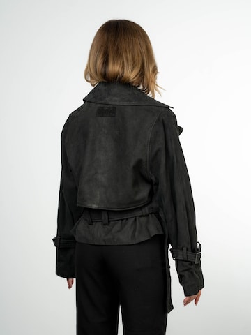 IYITO Tussenjas 'IYYoana' in Zwart