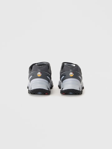 Nike Sportswear - Sapatilhas 'Air Max Dn8' em cinzento