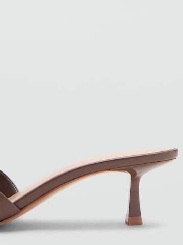 Mule 'HIDE' MANGO en marron