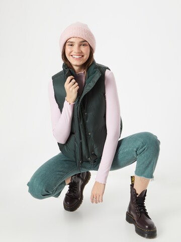 LEVI'S ® Vest 'Pillow Bubble Vest' in Green