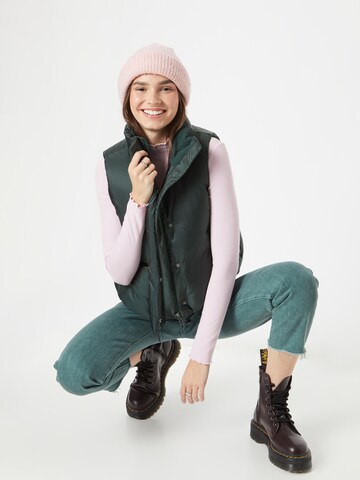 LEVI'S ® Γιλέκο 'Pillow Bubble Vest' σε πράσινο