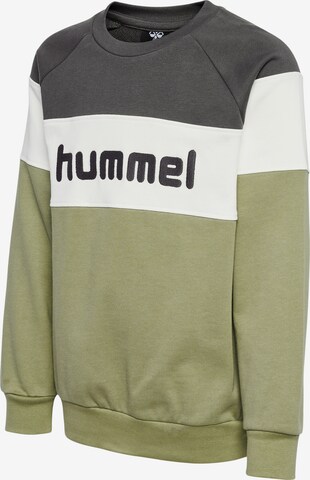 Hummel Sweatshirt 'Claes' in Grün