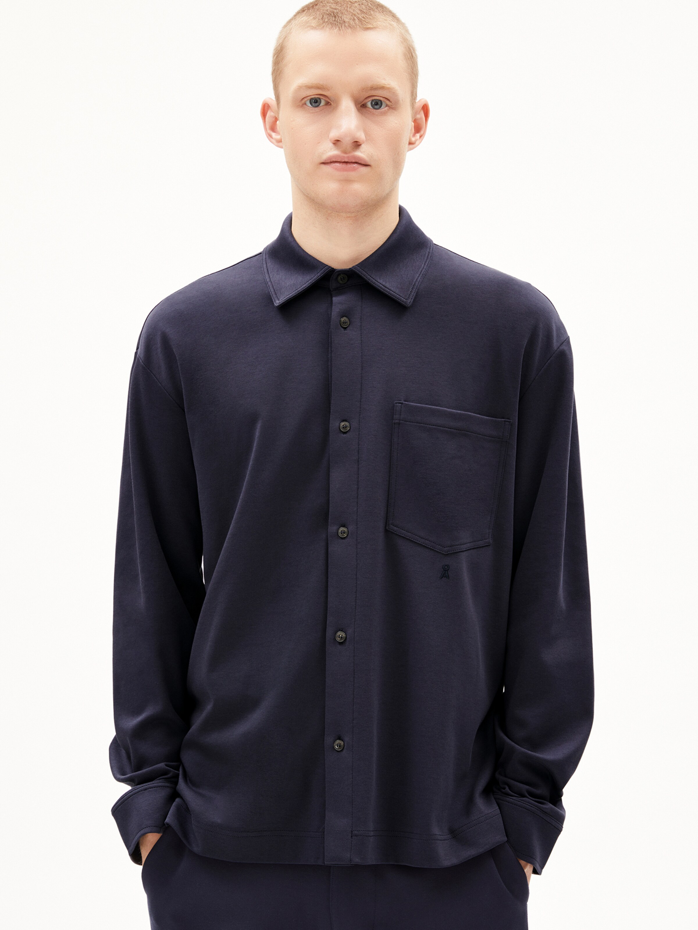 ARMEDANGELS Comfort fit Overhemd ' LUGAA ' in Blauw: voorkant