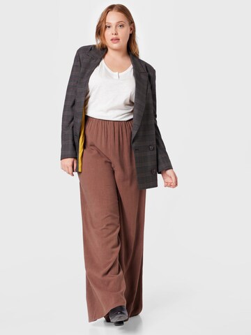 Wide Leg Pantalon Nasty Gal Plus en marron