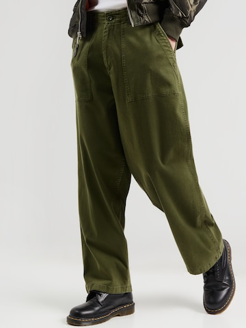 ALPHA INDUSTRIES Loosefit Kalhoty 'Fatigue 1971 HERITAGE' – zelená: přední strana