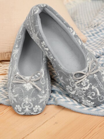 LAURA ASHLEY Ballerina in Grau
