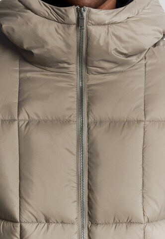 Veste d’hiver 'Square Wadded Cocoon' Lyle & Scott en gris