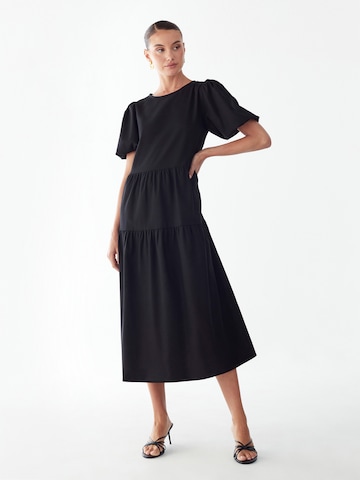 St MRLO Šaty 'Sitia' – černá: přední strana