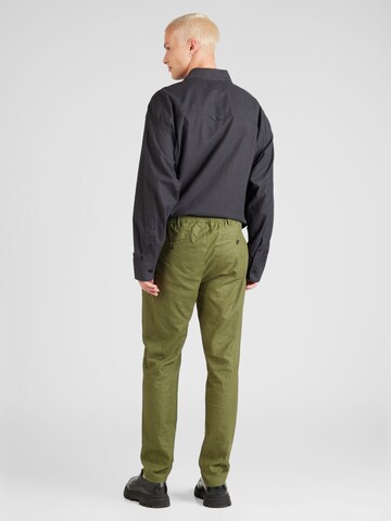 BURTON MENSWEAR LONDON - regular Pantalón plisado en verde