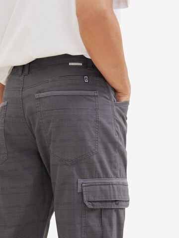 regular Pantaloni cargo di TOM TAILOR in grigio