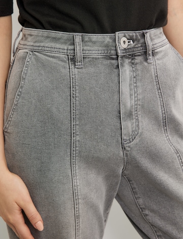 TAIFUN Loosefit Jeans in Grau