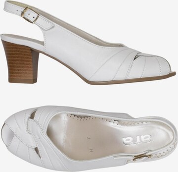 ARA Sandalen 35,5 in Weiß: Vorderseite