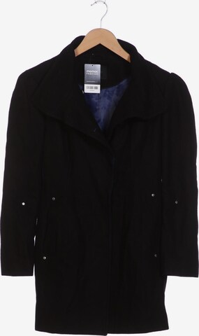 Gestuz Jacket & Coat in L in Black: front