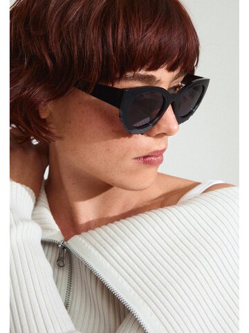 Pilgrim Sunglasses 'Alondra' in Black