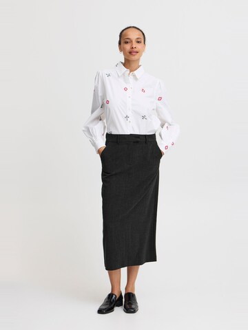 Gonna ' Danta ' di b.young in nero