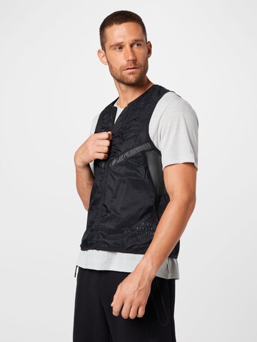 NIKE Sportbodywarmer 'Division Pinnacle' in Zwart: voorkant