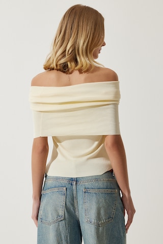 Happiness İstanbul Тениска в бежово