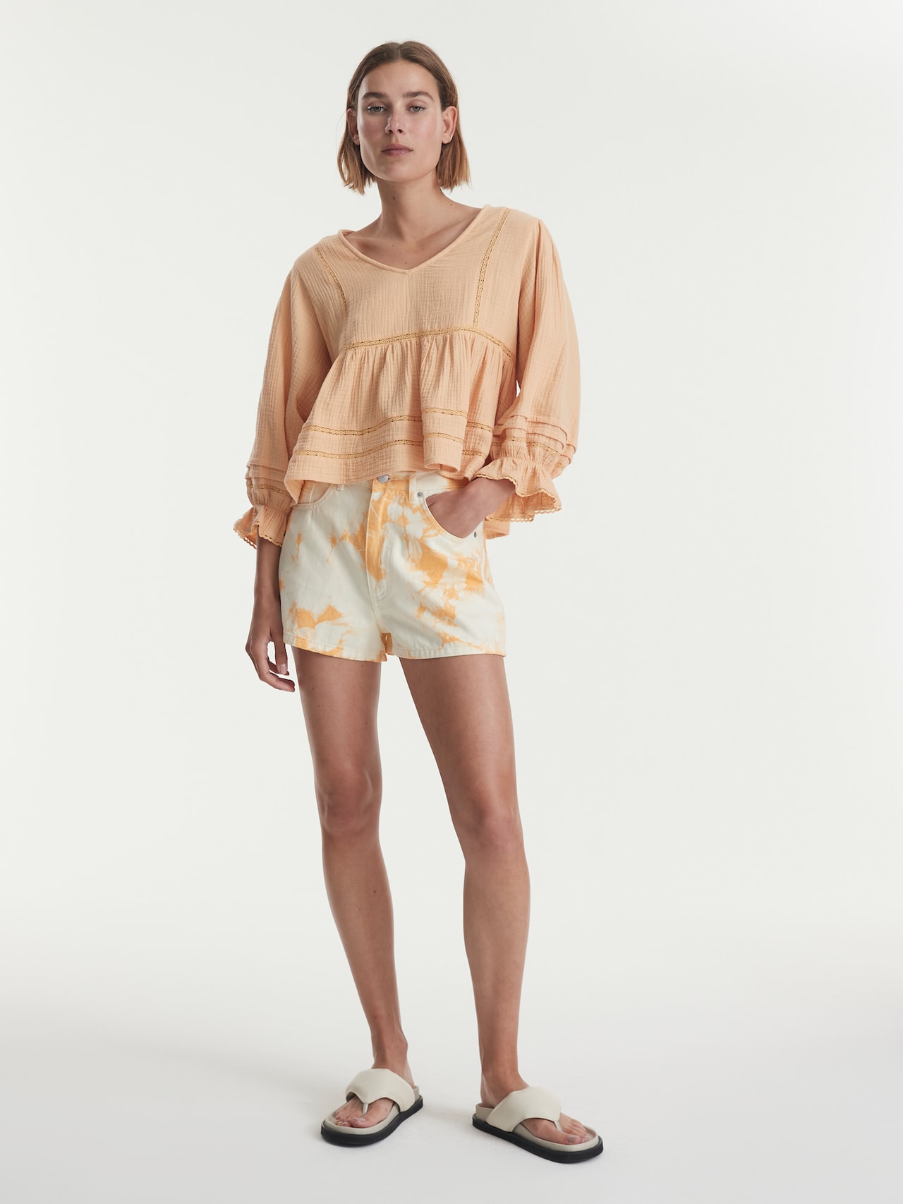 EDITED Produkte Shorts 'Jen' creme