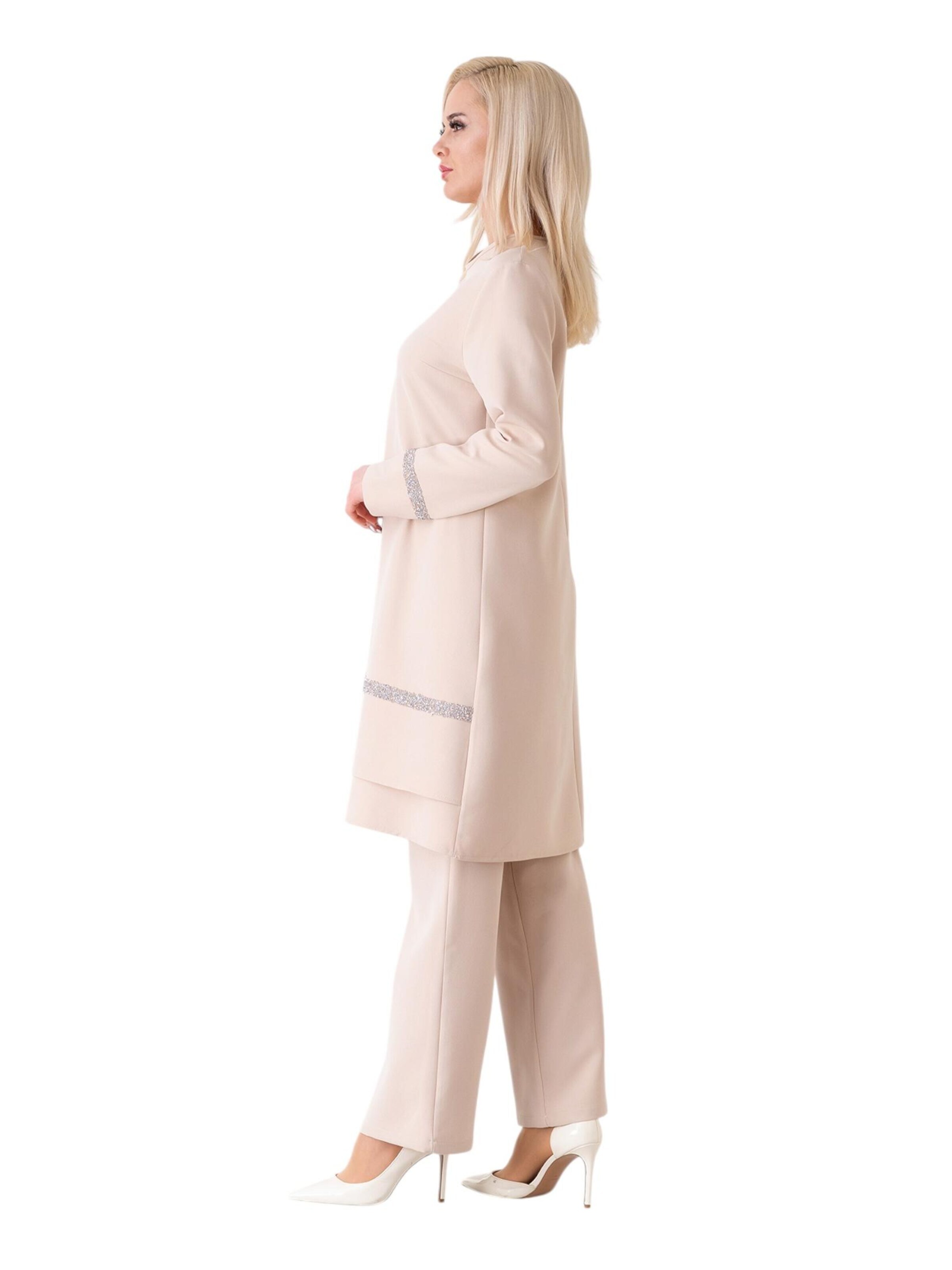 Completo pantalone 'NEVRA' di fashionshowcase in beige