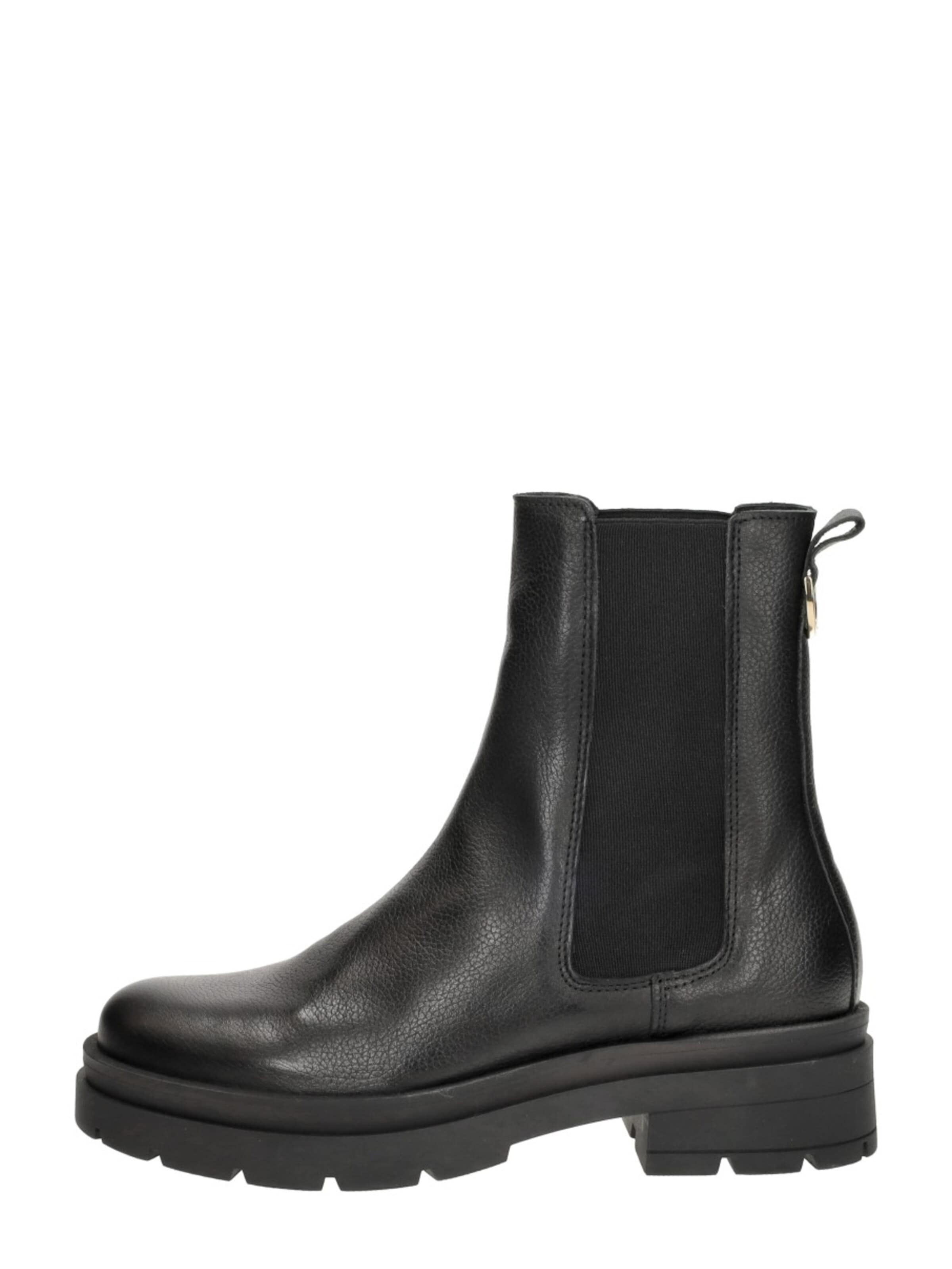 Red-Rag Chelsea Boots in Black: front