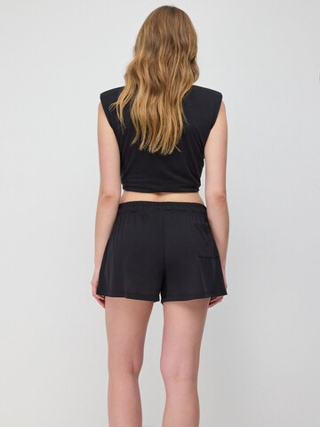 No Matter What Regular Shorts in Schwarz