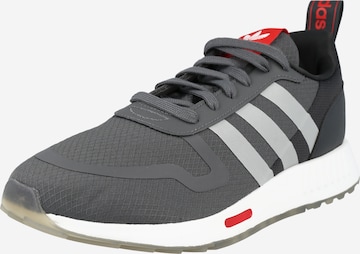 ADIDAS SPORTSWEAR - Sapatilha de desporto 'Multix' em cinzento: frente