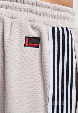 FUBU Loosefit Hose in Beige