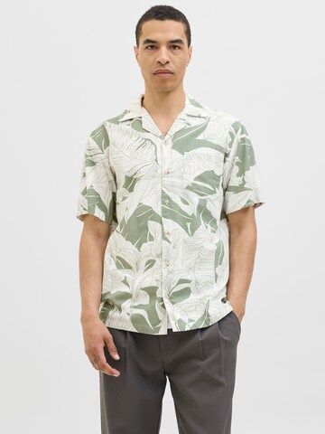 Coupe regular Chemise 'JPRBLUBAHAMAS' JACK & JONES en vert : devant