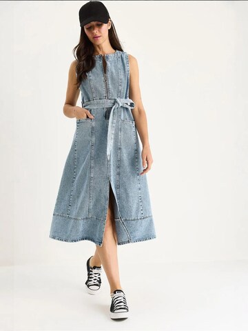 Abito di Bianco Lucci in blu