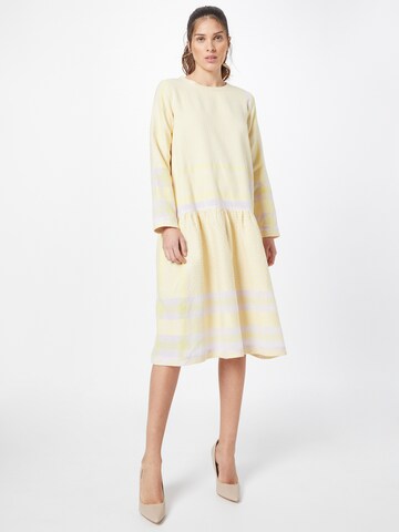 Robe 'Josefine' Summery Copenhagen en jaune