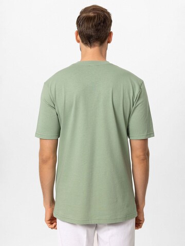 Tricou de la Antioch pe verde