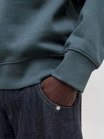 Sweat-shirt 'JJEACE' JACK & JONES en gris