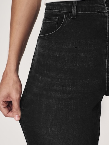 Next Tapered Jeans in Zwart