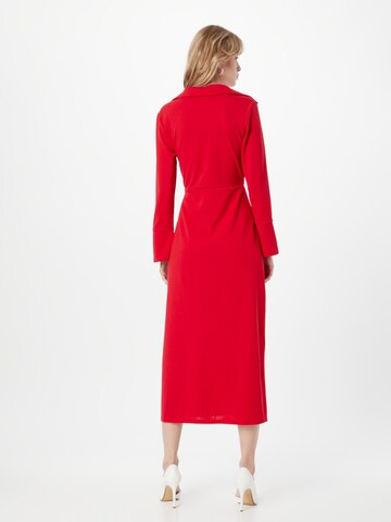 Robe Warehouse en rouge